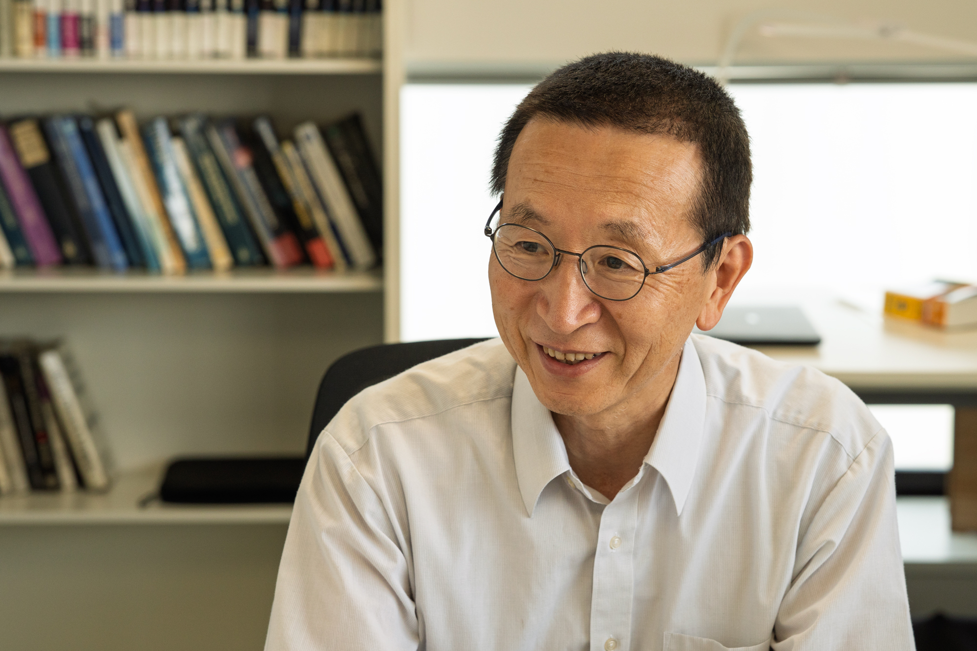 中川特任教授からは「数万年の短い期間」といった、スケールの大きな話が出てくる。日頃は小さな悩みとは無縁の生活を過ごしているのか、と思い切って尋ねると「そんなことはないです！今朝はどうしてこんなに駅が混んでいるのか、と悩みながら来ました」と笑って答えてくれた。